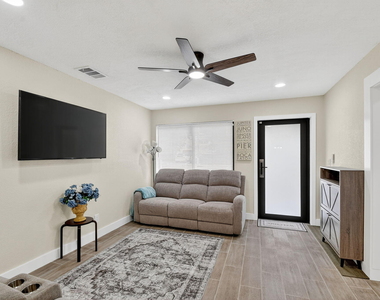 5008 Parker Avenue - Photo Thumbnail 6