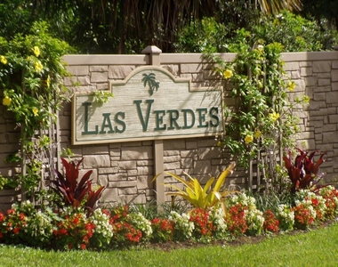 5220 Las Verdes Circle - Photo Thumbnail 19