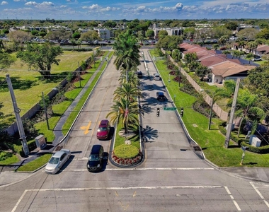 5220 Las Verdes Circle - Photo Thumbnail 36