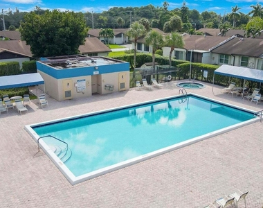 5220 Las Verdes Circle - Photo Thumbnail 25
