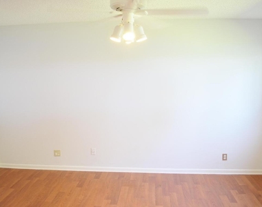 5220 Las Verdes Circle - Photo Thumbnail 13