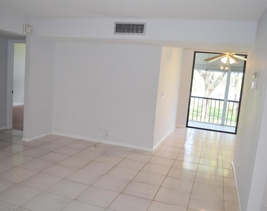5220 Las Verdes Circle - Photo Thumbnail 7