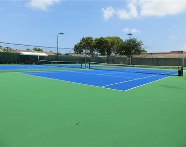 5220 Las Verdes Circle - Photo Thumbnail 34
