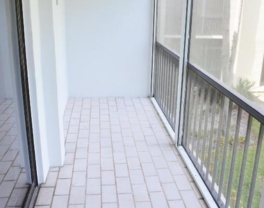 5220 Las Verdes Circle - Photo Thumbnail 6