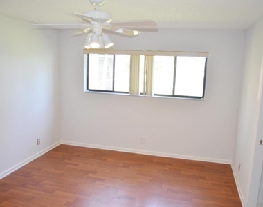 5220 Las Verdes Circle - Photo Thumbnail 12