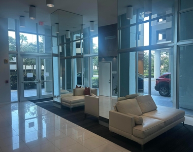 300 S Australian Avenue - Photo Thumbnail 13