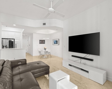 701 S Olive Avenue - Photo Thumbnail 4