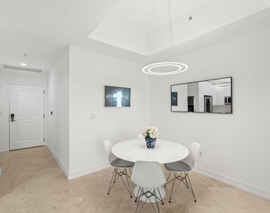 701 S Olive Avenue - Photo Thumbnail 2