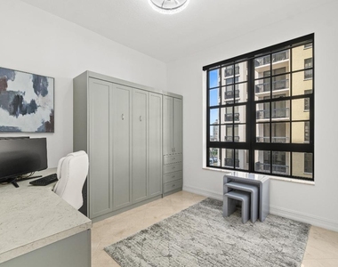 701 S Olive Avenue - Photo Thumbnail 7