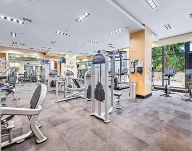 701 S Olive Avenue - Photo Thumbnail 11