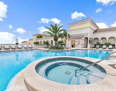 701 S Olive Avenue - Photo Thumbnail 12