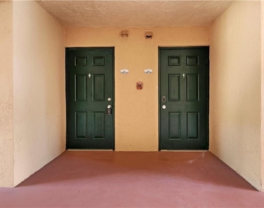 1610 N 42nd Circle - Photo Thumbnail 3