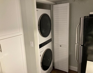 1610 N 42nd Circle - Photo Thumbnail 12