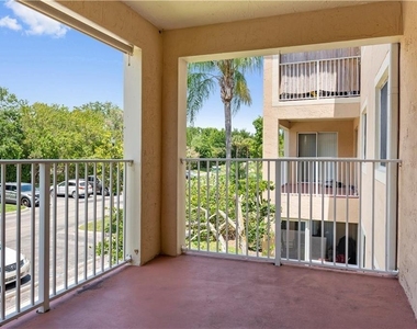 1610 N 42nd Circle - Photo Thumbnail 19