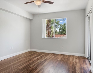 1610 N 42nd Circle - Photo Thumbnail 16