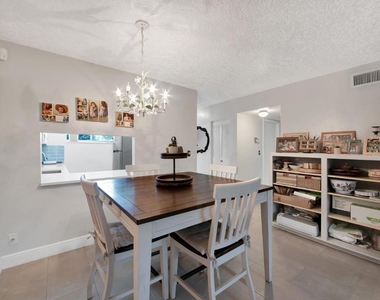 2812 S Garden Drive - Photo Thumbnail 6