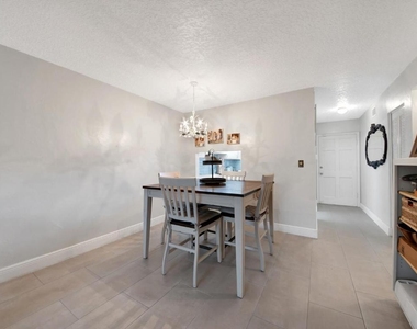 2812 S Garden Drive - Photo Thumbnail 5