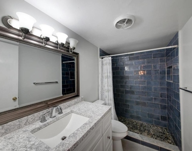 2812 S Garden Drive - Photo Thumbnail 15