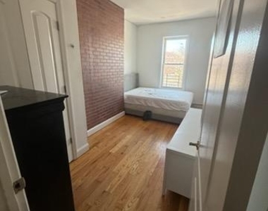 17 Fanchon Place - Photo Thumbnail 6