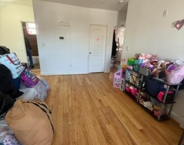 17 Fanchon Place - Photo Thumbnail 3