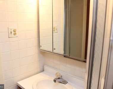 1030 E Lancaster Avenue - Photo Thumbnail 7