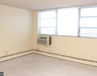 1030 E Lancaster Avenue - Photo Thumbnail 10