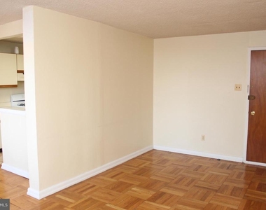 1030 E Lancaster Avenue - Photo Thumbnail 8