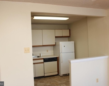 1030 E Lancaster Avenue - Photo Thumbnail 12