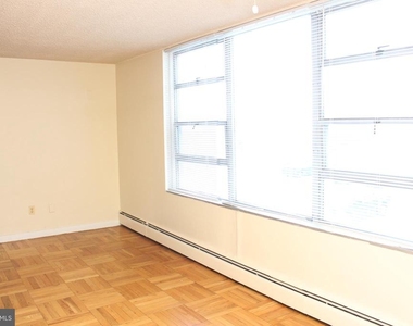 1030 E Lancaster Avenue - Photo Thumbnail 3