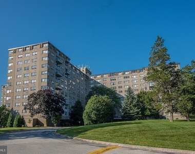 1030 E Lancaster Avenue - Photo Thumbnail 14