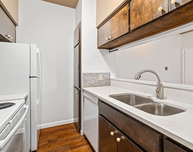 612 Park Pl - Photo Thumbnail 6