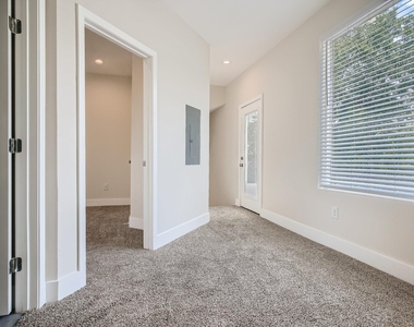 6919 Bethune Ave - Photo Thumbnail 14