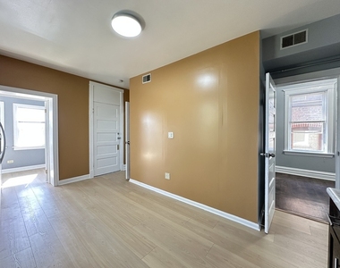 2713 W 16th Street - Photo Thumbnail 6