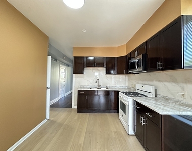 2713 W 16th Street - Photo Thumbnail 2