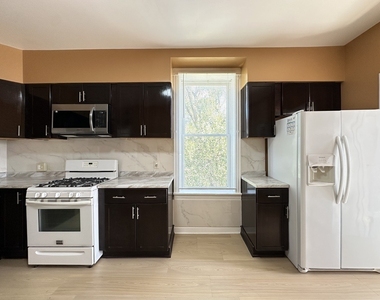 2713 W 16th Street - Photo Thumbnail 3