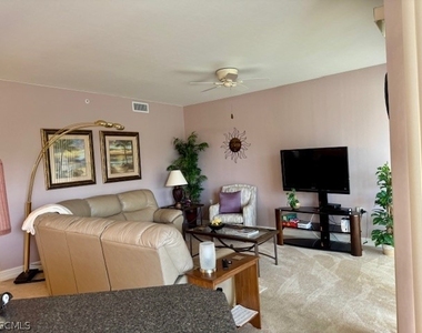 10510 Amiata Way - Photo Thumbnail 5