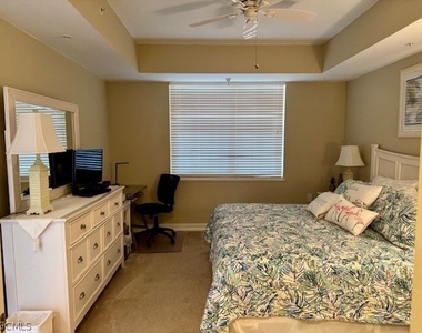 10510 Amiata Way - Photo Thumbnail 12