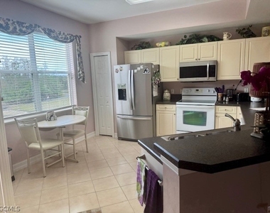 10510 Amiata Way - Photo Thumbnail 9