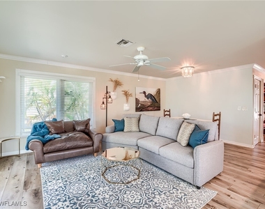 6020 Cypress Lane - Photo Thumbnail 3