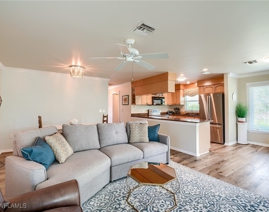 6020 Cypress Lane - Photo Thumbnail 2
