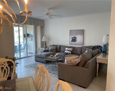 8405 Excalibur Circle - Photo Thumbnail 6
