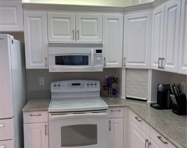8405 Excalibur Circle - Photo Thumbnail 9