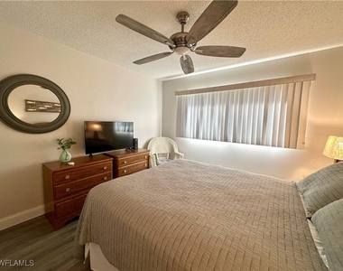 555 Park Shore Drive - Photo Thumbnail 26