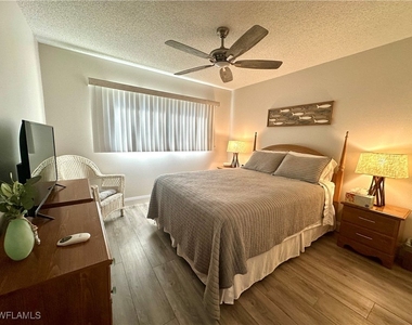 555 Park Shore Drive - Photo Thumbnail 27