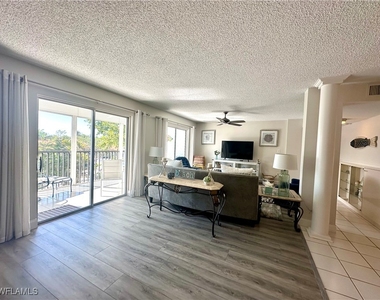 555 Park Shore Drive - Photo Thumbnail 10