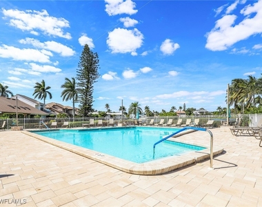 555 Park Shore Drive - Photo Thumbnail 31