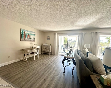 555 Park Shore Drive - Photo Thumbnail 16