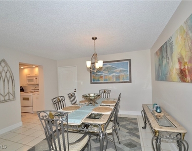 555 Park Shore Drive - Photo Thumbnail 4