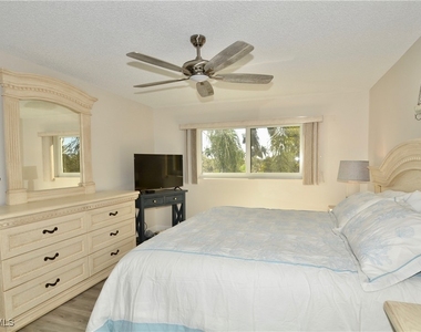 555 Park Shore Drive - Photo Thumbnail 19