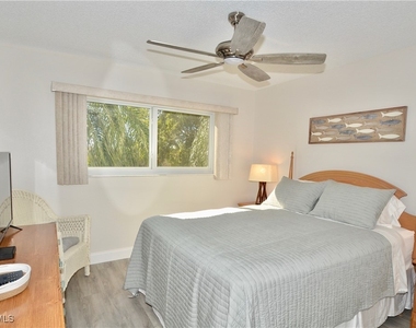 555 Park Shore Drive - Photo Thumbnail 25